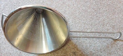 AKCE Cedník špičák nerezový průměr 20cm - Gastro příslušenství - Cedníky, Síta, Pasírky, Mačkadla - Cedníky